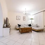 Diogenis House 펜션 알리카나스