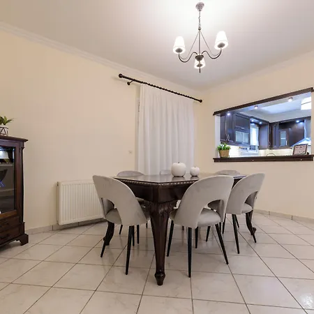 Diogenis House
