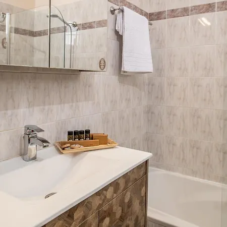 Dom wakacyjny Diogenis House